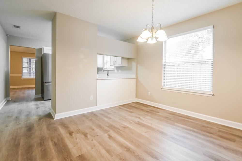 2655 Mccormick Woods Dr - Photo 5 of 16