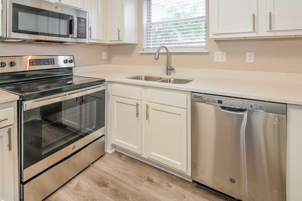 2655 Mccormick Woods Dr - Photo 6 of 16