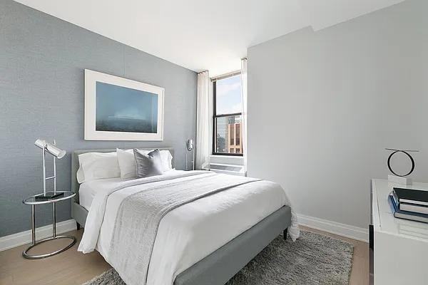 Pine St #1602 - Photo 2 of 8