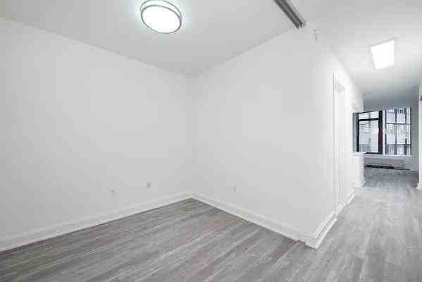 Hanover Sq #9L - Photo 3 of 8