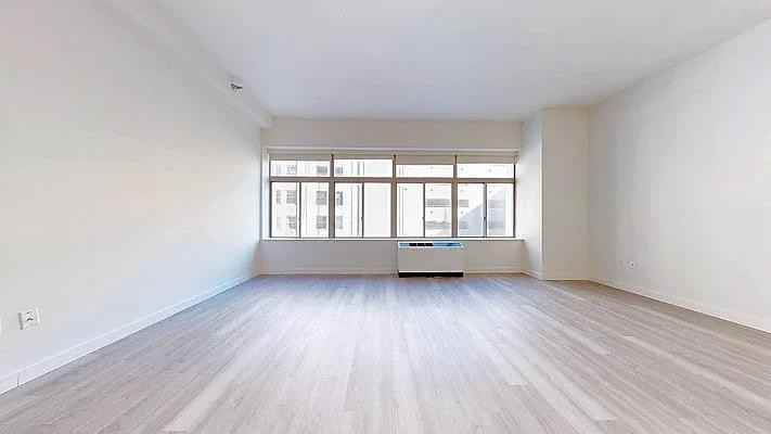 Washington St #5W - Photo 2 of 10