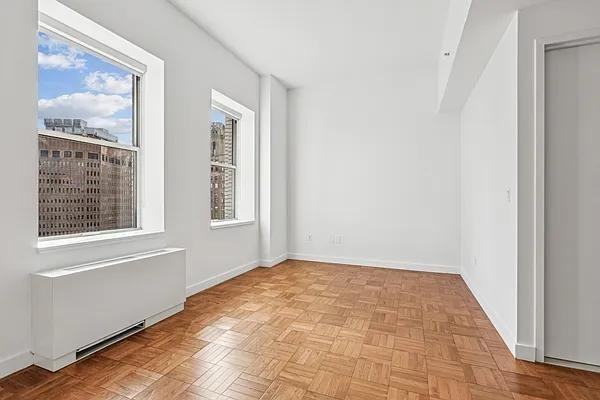 Exchange Pl #3905 - Photo 3 of 14