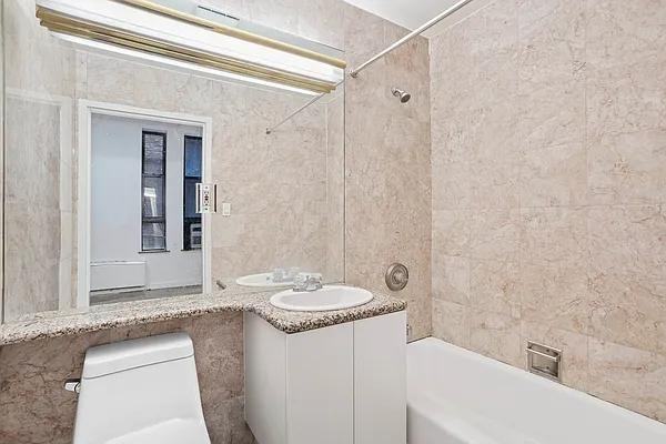 Fulton St #4E - Photo 4 of 4