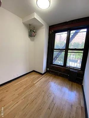 E 14th St #4 - Photo 3 of 20