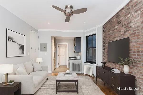 E 5th St #E2 - Photo 3 of 20