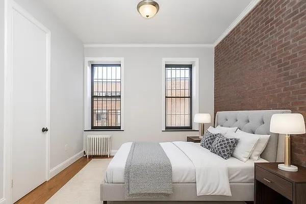 E 5th St #E2 - Photo 4 of 20