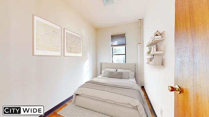 E 14th St #21 - Photo 3 of 15