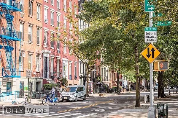 E 14th St #21 - Photo 7 of 15