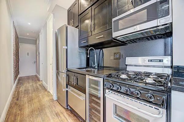 E 13th St #6D - Photo 7 of 20