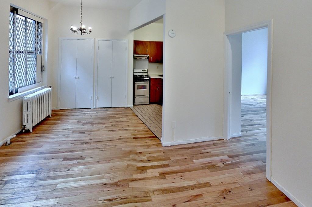 W 112th St #4G - Photo 2 of 7