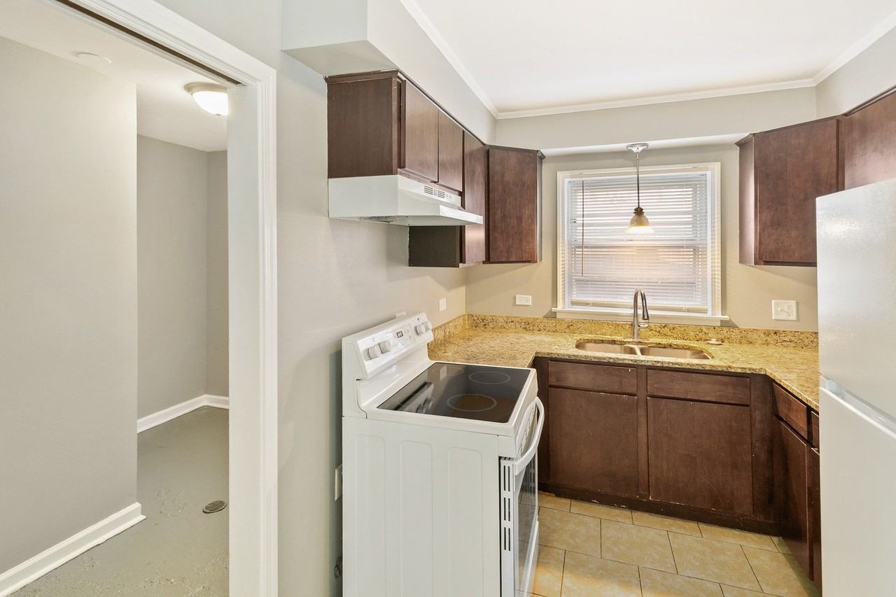 17306 Holmes Ave - Photo 4 of 17