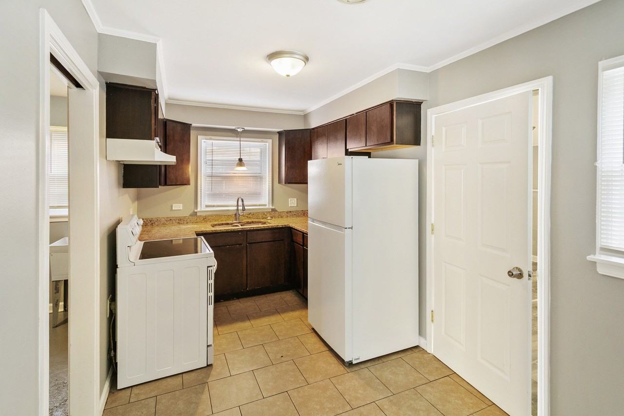 17306 Holmes Ave - Photo 5 of 17