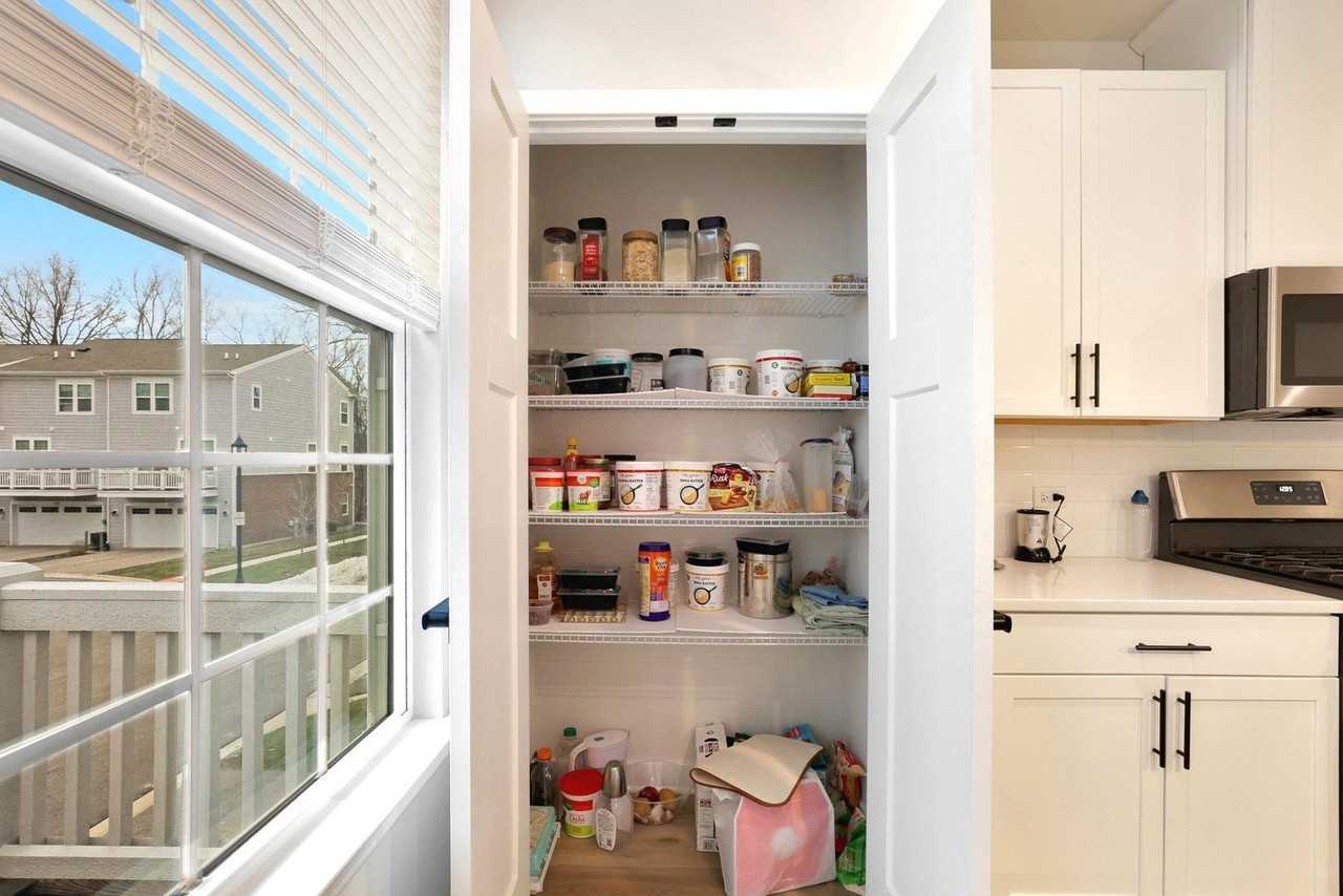 155 Canterbury Way - Photo 7 of 21