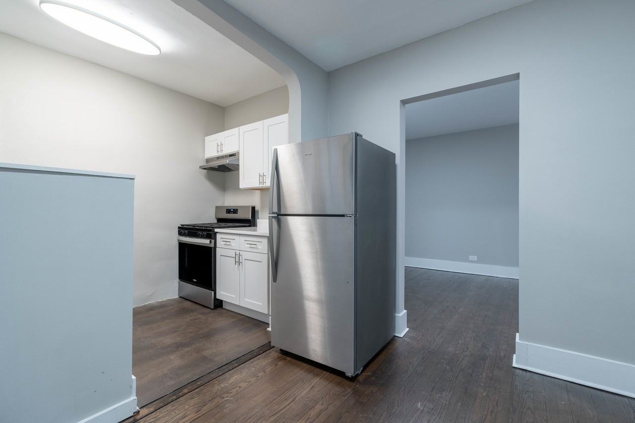 7422 N Damen Ave Apt 2g #2G - Photo 7 of 22