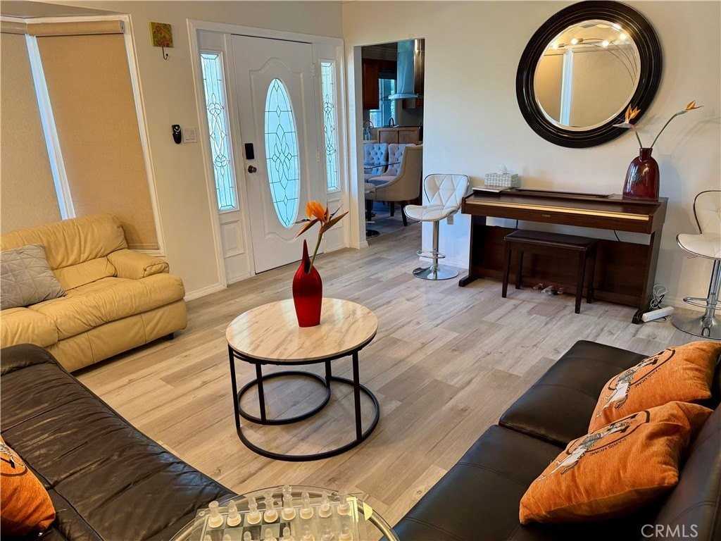 720 W Ramona Rd - Photo 2 of 8