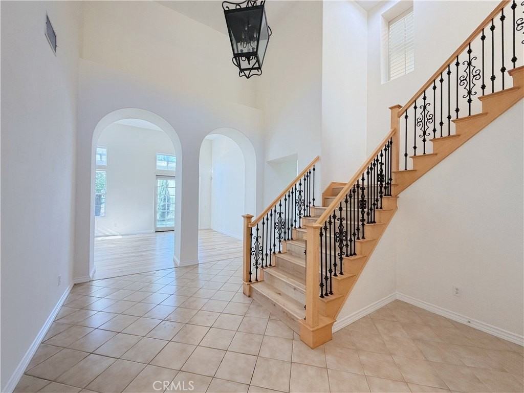 1531 S Westridge Rd - Photo 2 of 33