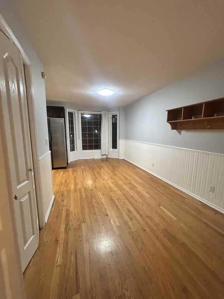 7853 26 Ave Nw #MAIN - Photo 5 of 19