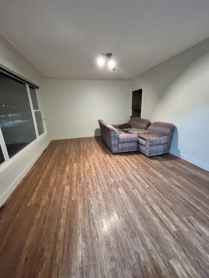 9837 68 Ave Nw #MAIN - Photo 3 of 12