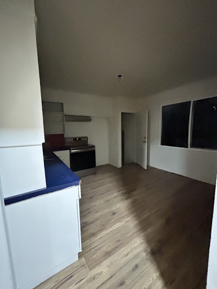 9837 68 Ave Nw #MAIN - Photo 6 of 12