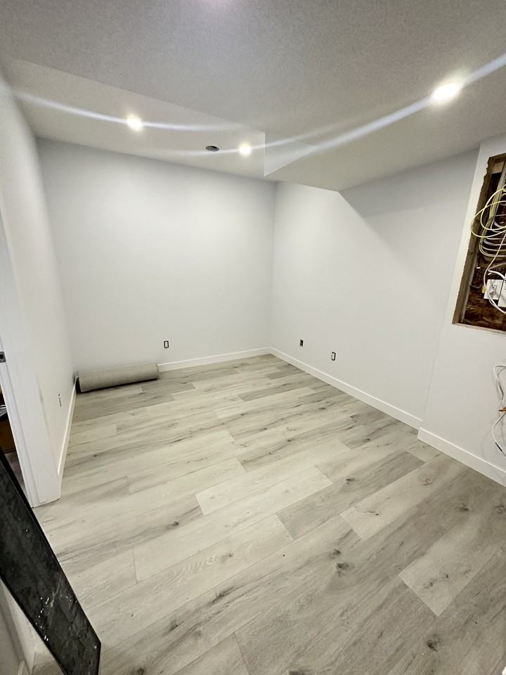 1460 22 St Nw #BS - Photo 3 of 5