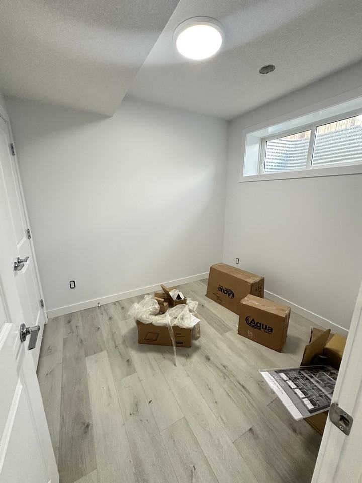 1460 22 St Nw #BS - Photo 4 of 5