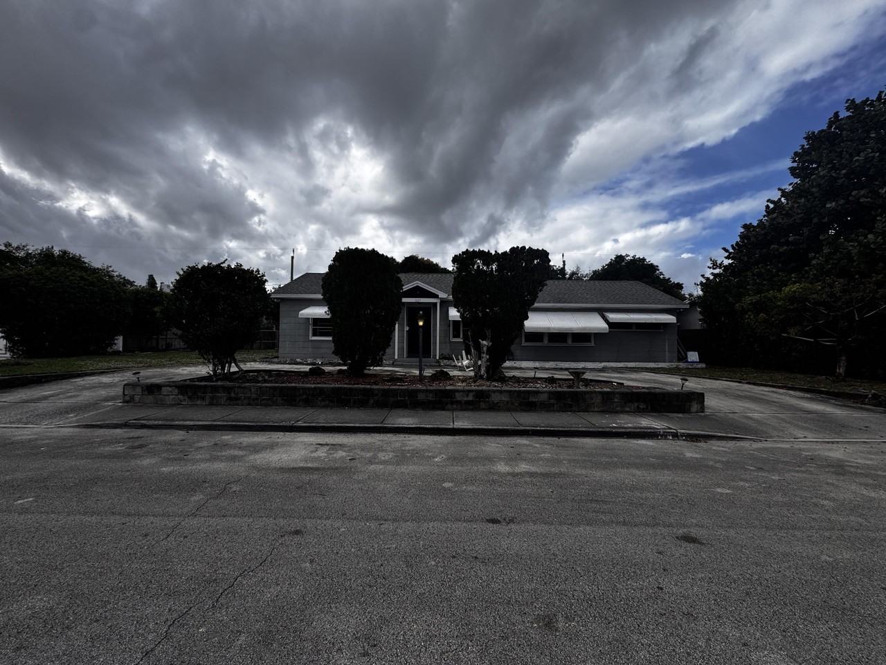 1609 N K St - Photo 2 of 24