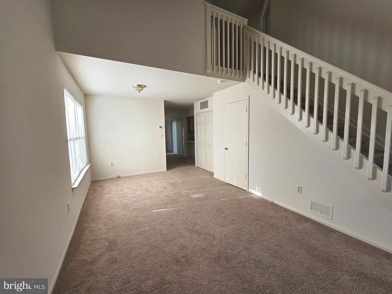 38 Heatherfield Way - Photo 7 of 37