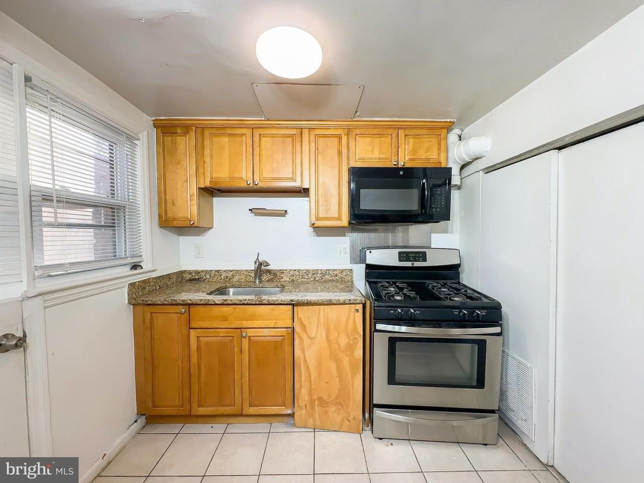 2529 Iverson St - Photo 5 of 17