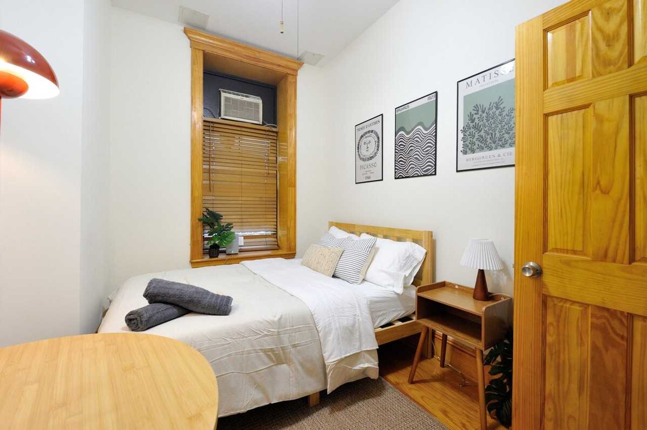 301 E 63rd St #1323987P - Photo 7 of 17