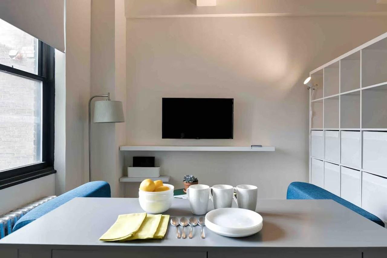 331 E 9th St #1358389P - Photo 5 of 9