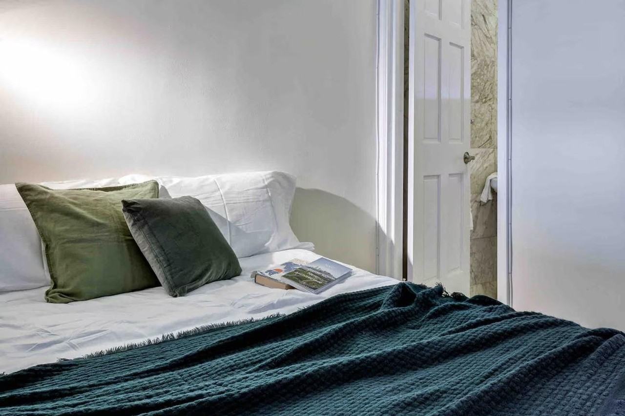 331 E 9th St #1358389P - Photo 7 of 9