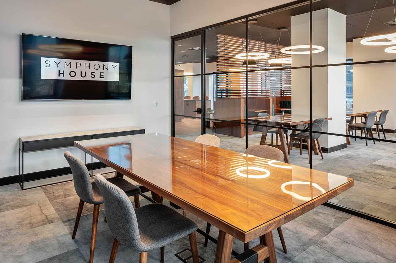 225 W 56th St #1334308P - Photo 6 of 12