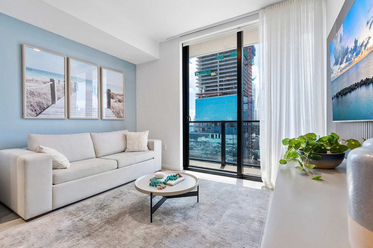 398 Northeast 5th Street - Photo 5 of 30