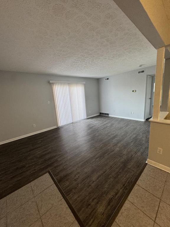 3893 Bennett Rd Apt 8 - Photo 4 of 9