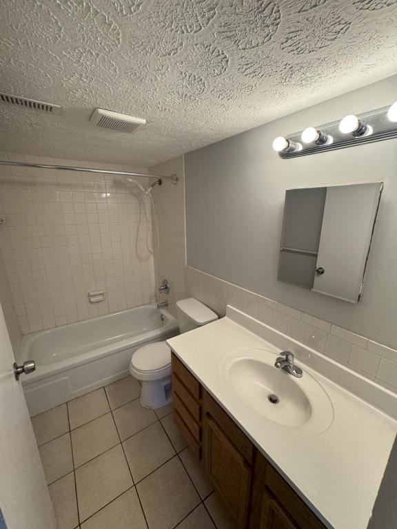 3893 Bennett Rd Apt 8 - Photo 5 of 9