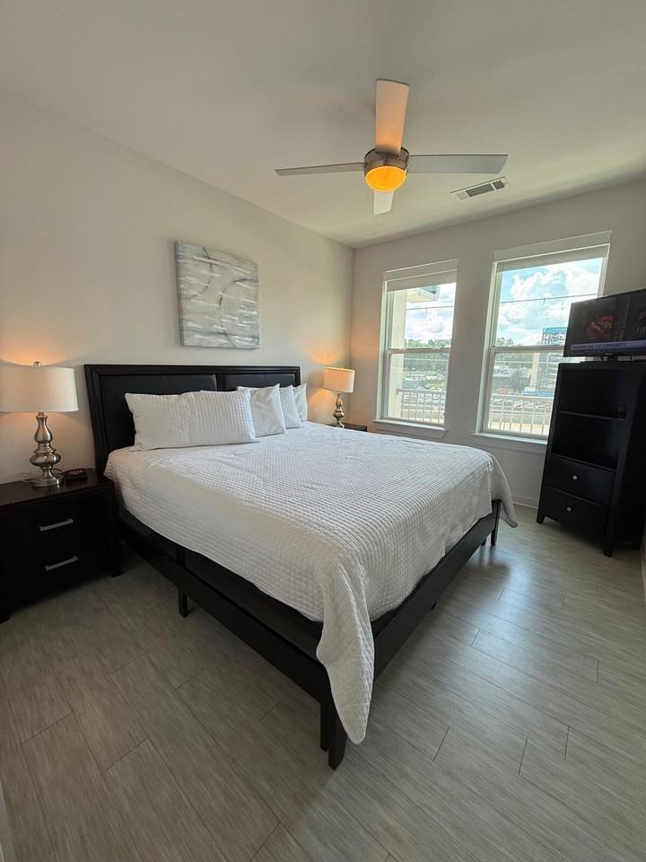 1270 Spring St Nw #1332029P - Photo 4 of 7