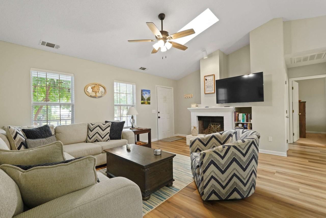 529 Pointe South Dr #1244829P - Photo 2 of 43