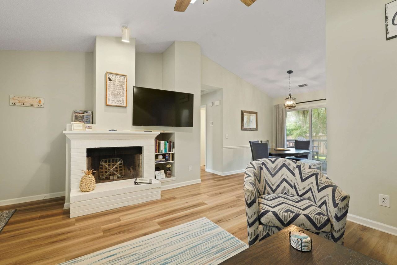 529 Pointe South Dr #1244829P - Photo 3 of 43