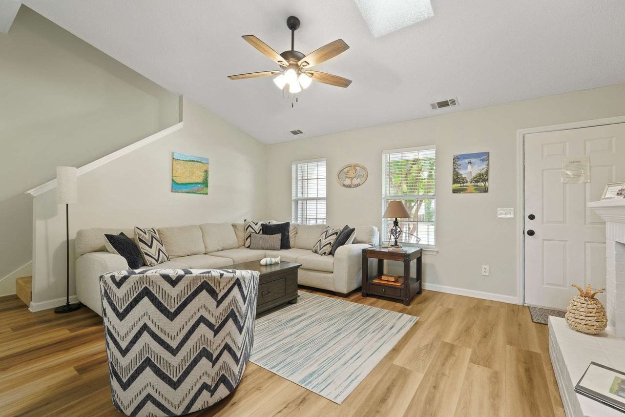 529 Pointe South Dr #1244829P - Photo 4 of 43