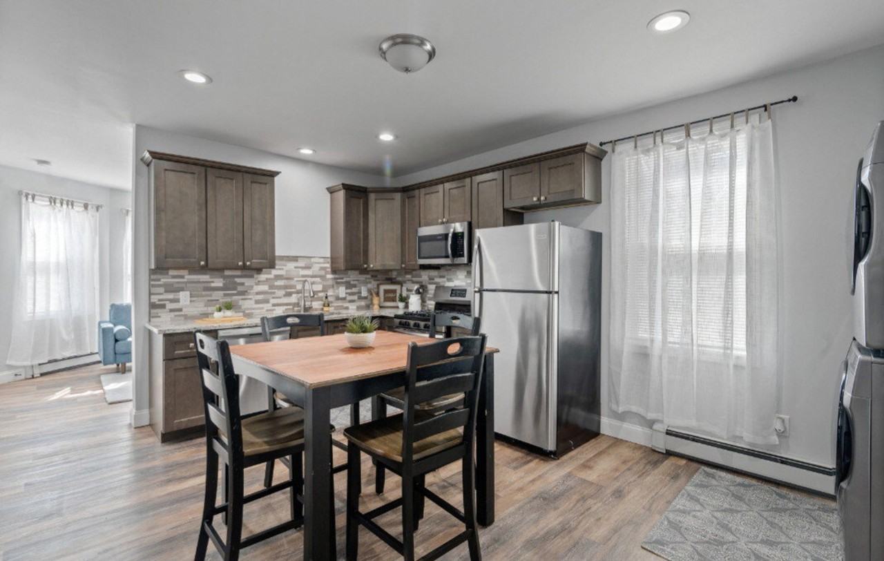 346 Admiral St #1373619P - Photo 5 of 14