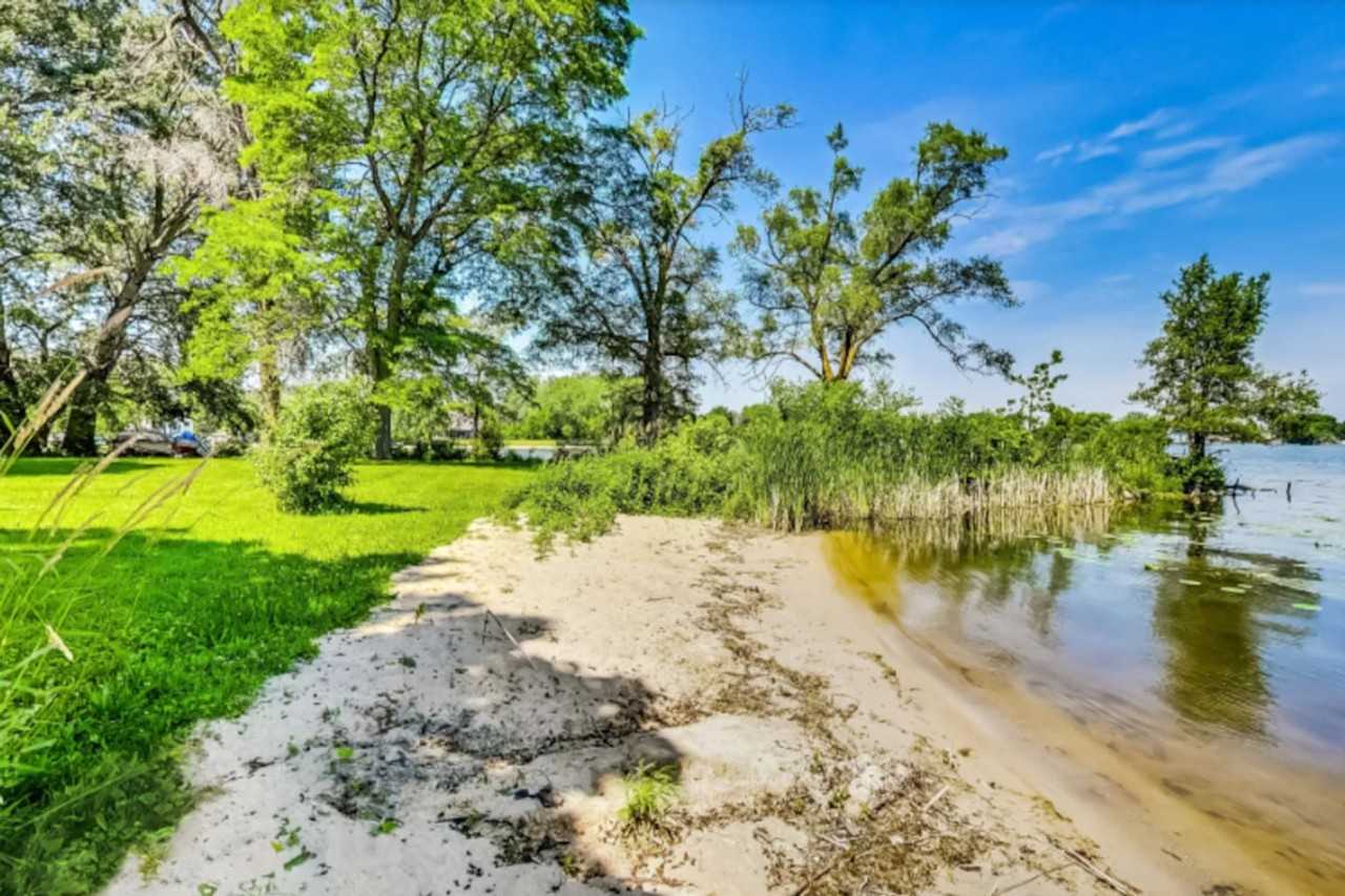 36856 N Hickory Ct #1374780P - Photo 7 of 24