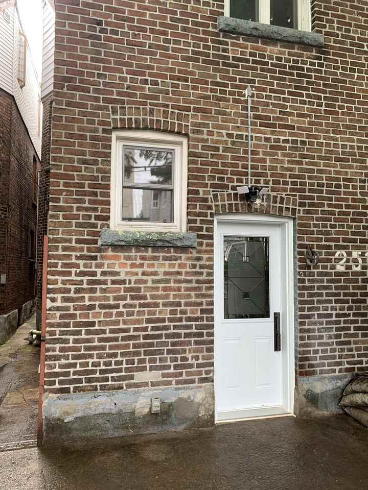 251 Major St - Photo 4 of 8