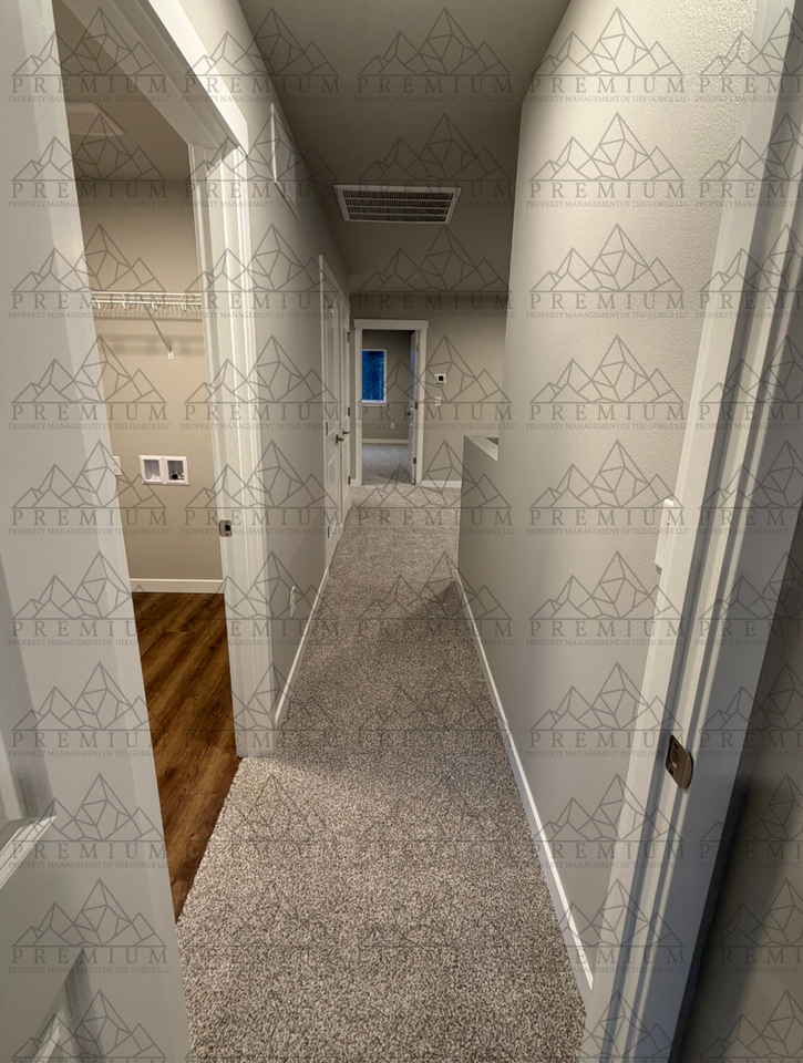 1038 Se Warco Dr - Photo 4 of 29