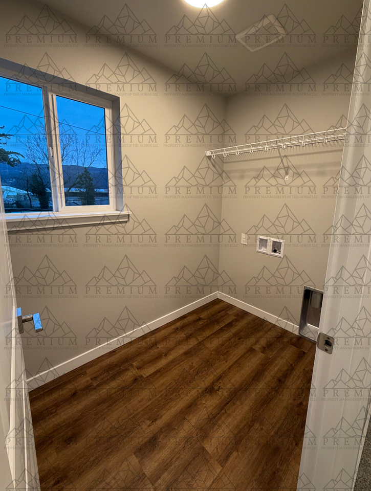 1038 Se Warco Dr - Photo 5 of 29