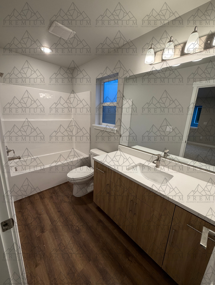 1038 Se Warco Dr - Photo 7 of 29