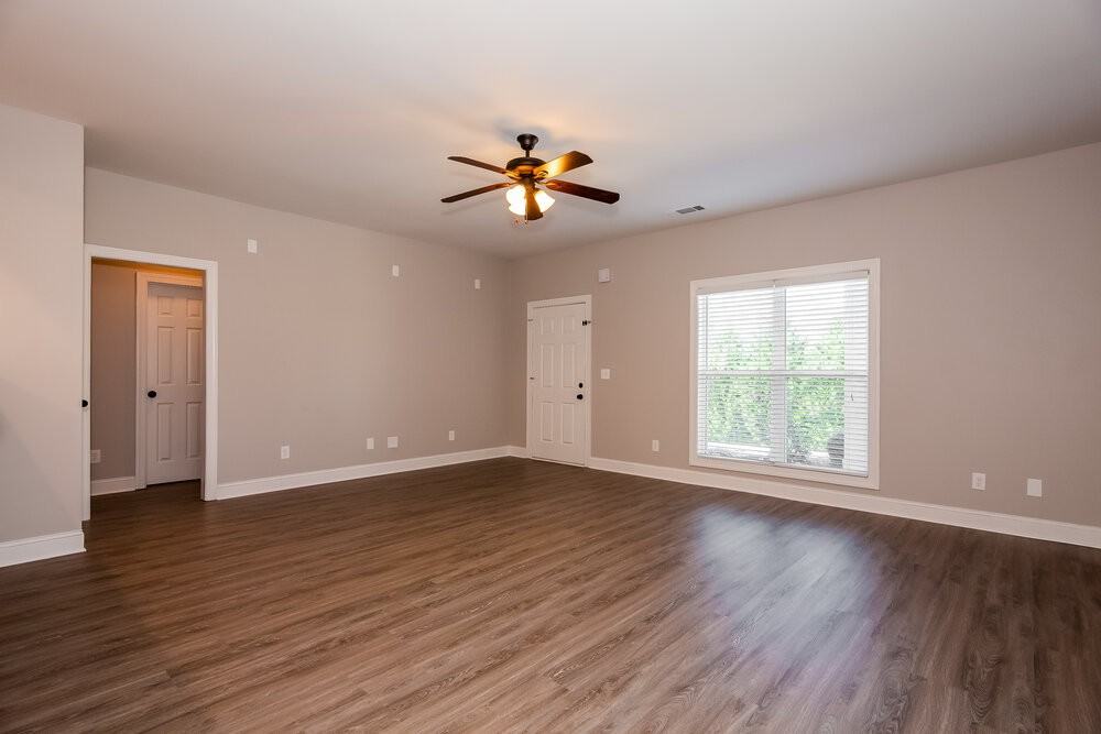 165 Spring Cir - Photo 3 of 16