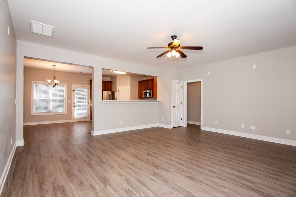 165 Spring Cir - Photo 4 of 16