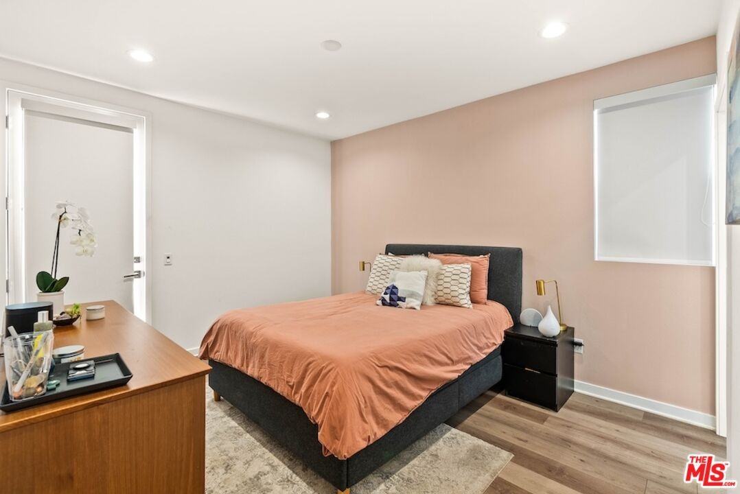 3034 1/4 N Coolidge Ave #3034 - Photo 5 of 23