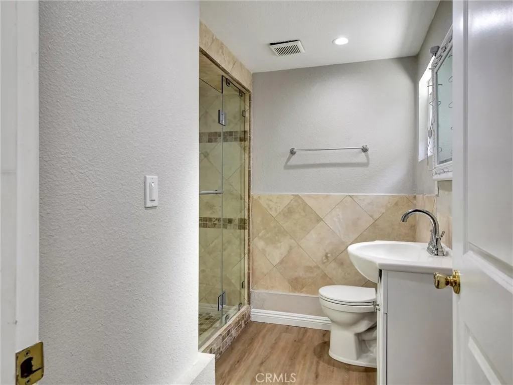 985 Dexter St #985 - Photo 4 of 36