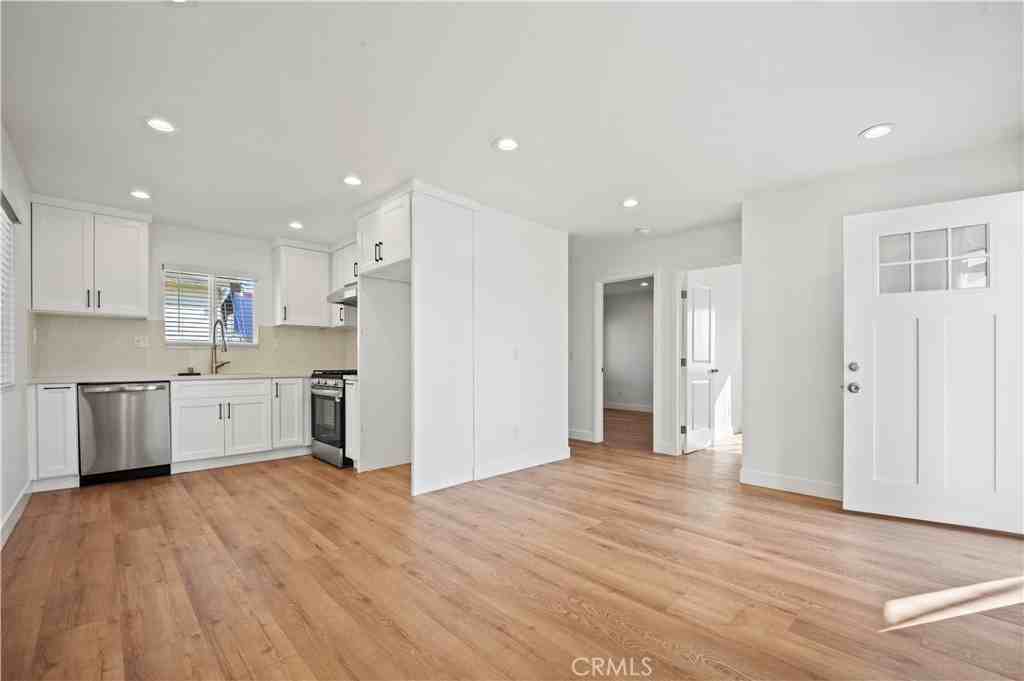 116 1/2 E Alberta St #116 - Photo 4 of 9